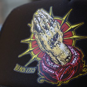 ROTTING HANDS MESH CAP