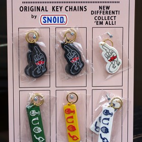 RAT FINGER KEY CHAIN