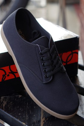 PRISON OXFORD LO