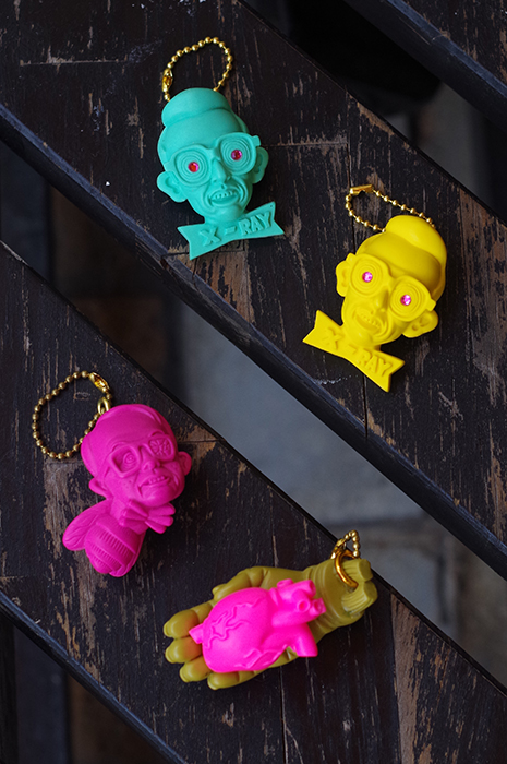 MAD SCULPTURES KEY-CHAIN