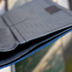 UL. CLAMSHELL WALLET