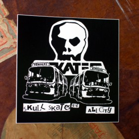 SKULL SKATES STICKER