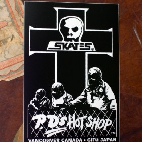 SKULL SKATES STICKER