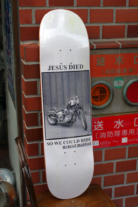 ドリブン DRIVENスケートボードデッキ チャールズマンソン