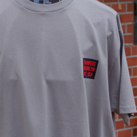 THREE FLAGS LOGO S/S TEE