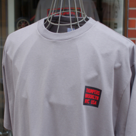 THREE FLAGS LOGO S/S TEE