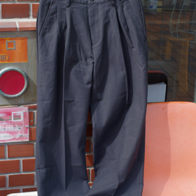 TUCK PANTS
