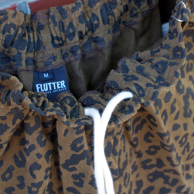 THE HOLIDAY - COMFY FIT- LEOPARD COTTON TWILL SHORT EASY PANTS