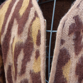 VINTAGE PATTERN SHAGGY ZIP CARDIGAN