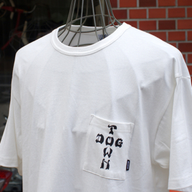 DOGTOWN x BLUCO POCKET TEE -LOGO- DOGTOWN x BLUCO POCKET TEE -LOGO-