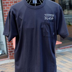 DRY CLTTON POCKET TEE -ARTWORK BY DISKAH- DRY CLTTON POCKET TEE -ARTWORK BY DISKAH-