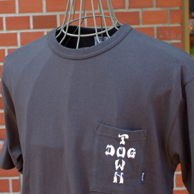 DOGTOWN x BLUCO POCKET TEE -LOGO-