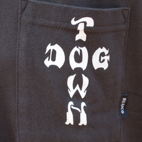 DOGTOWN x BLUCO POCKET TEE -LOGO-